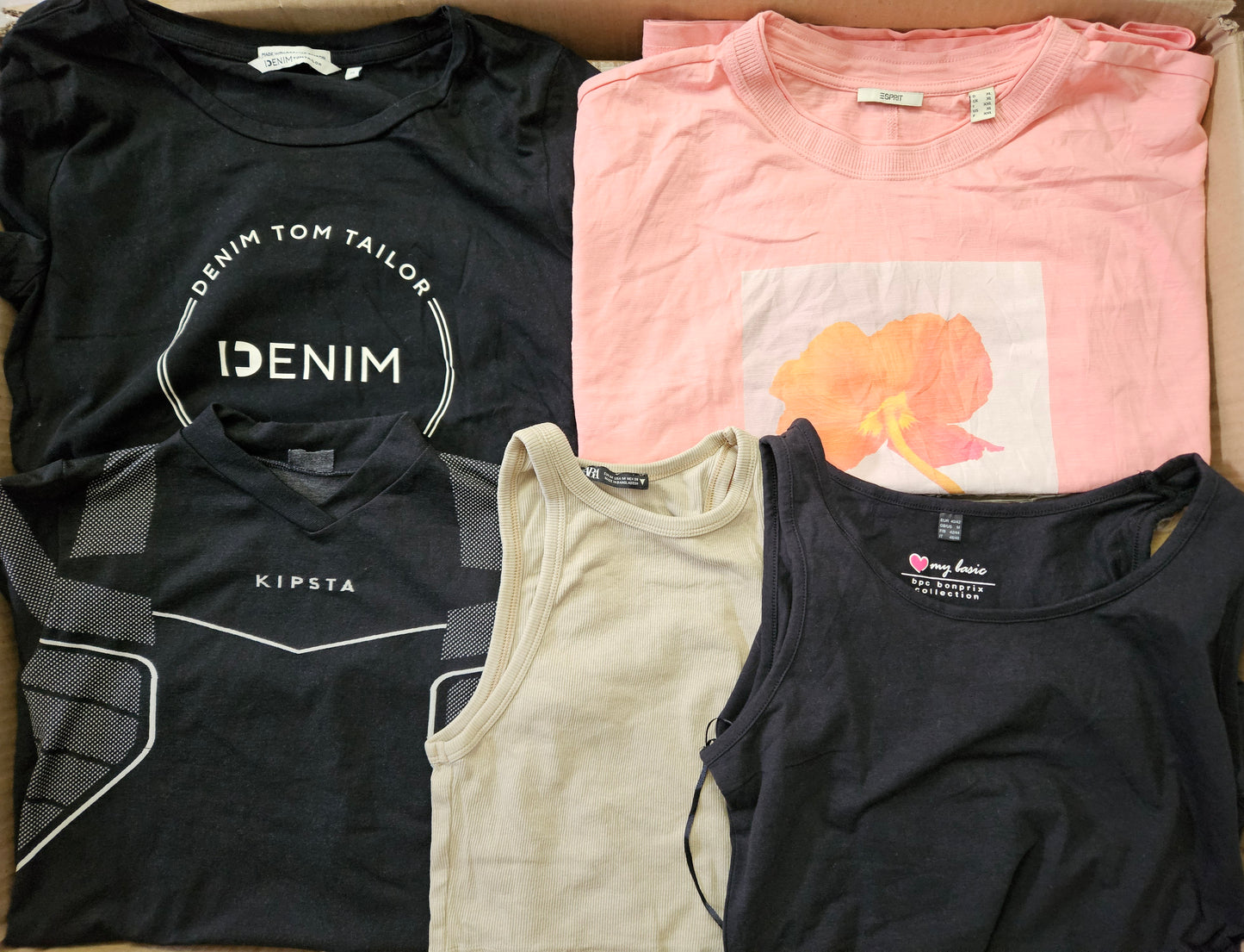 T-shirts Grade A Women's and Men's